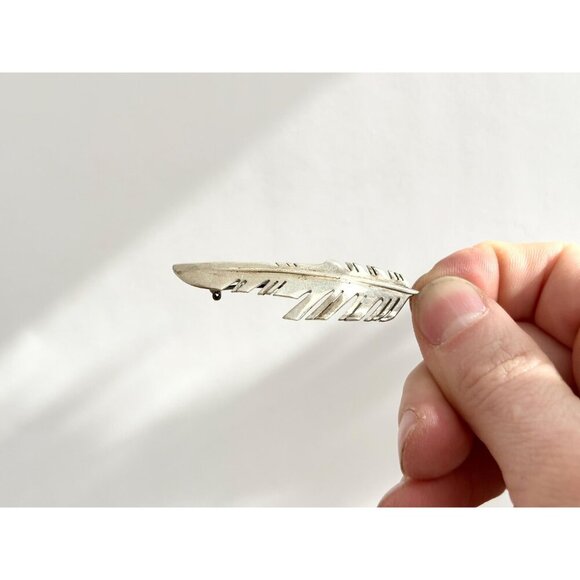 Feather Shaped Sterling Silver Vintage Southwest Classic Brooch Pin | Pendant - Picture 9 of 10